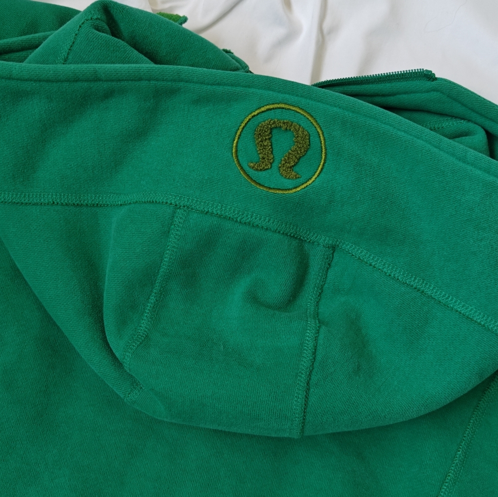 Cropped Lululemon scuba hoodie